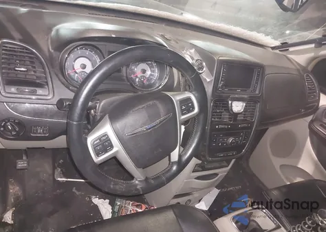 2016 Chrysler Town & Country Touring from USA, damaged, VIN 2C4RC1BG3GR105453